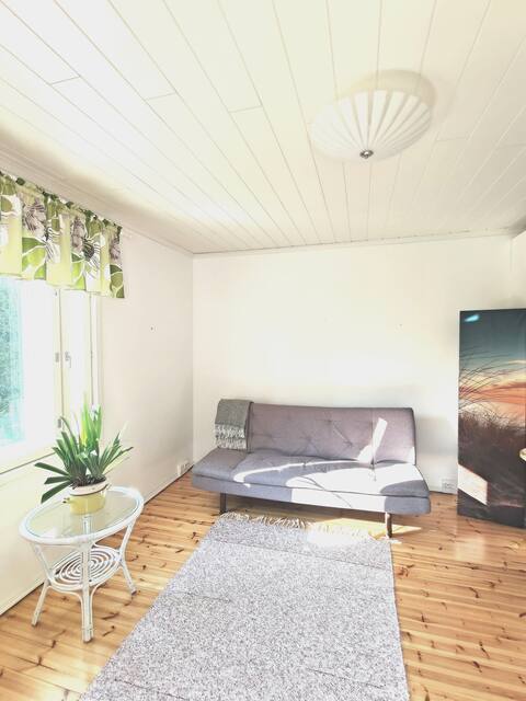 Idyllic house for 2-4 + sauna on the riverfront