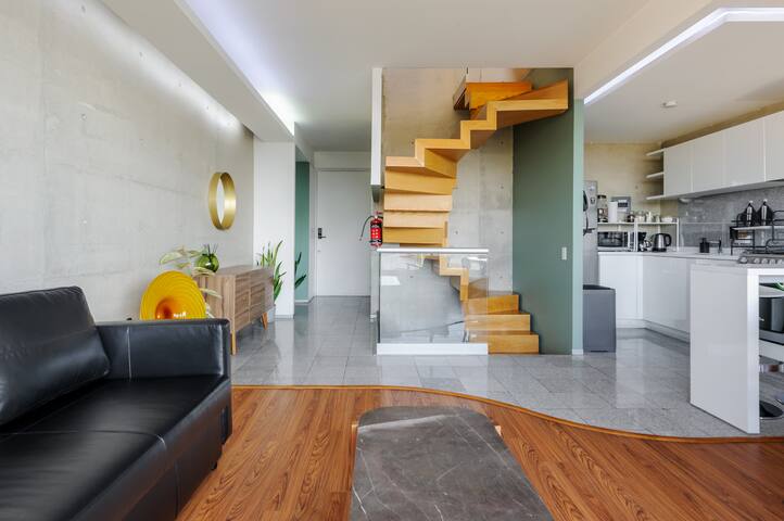 La Vista Penthouse / Pool / Gym / Condesa gallery image 4