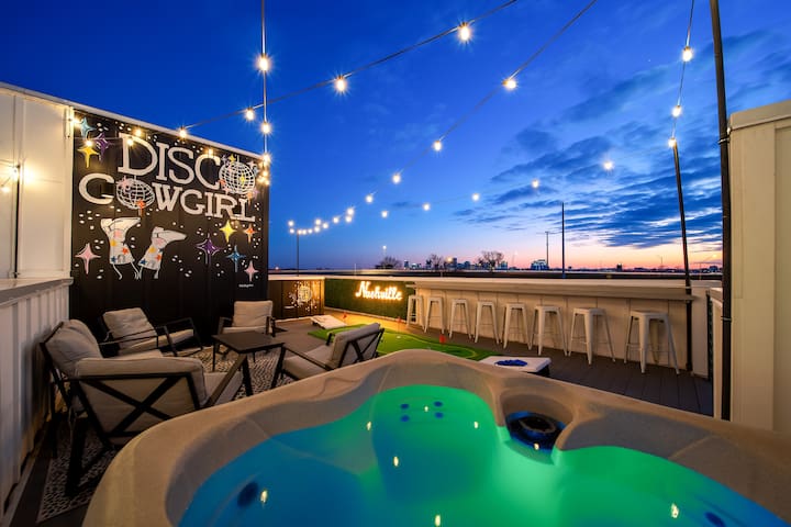 HiNapoleon! NewMural! Hot Tub! 16 Beds! Game room!