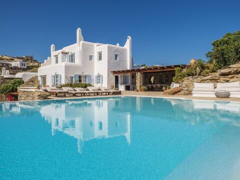 Sunset VILLA KARAM w/private pool, 5 min from town