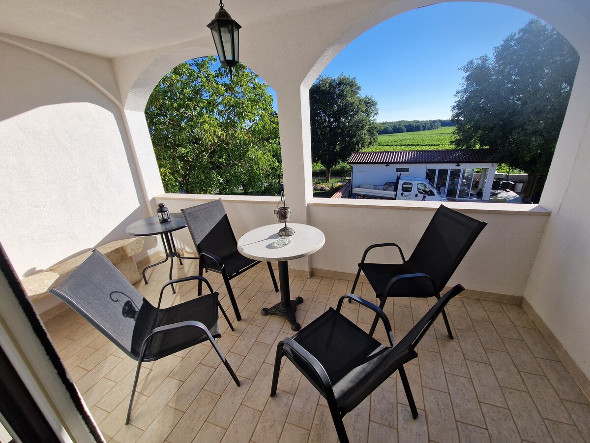 1B · Apartment Porec T&T