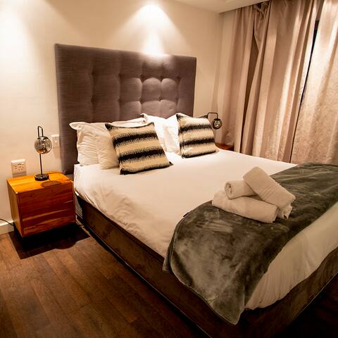 Breathtaking Views & Apartment! gallery image 2