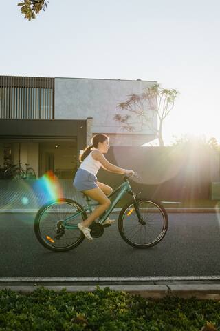 Mana Beach House | Beachside luxury – Pool, gym gallery image 3