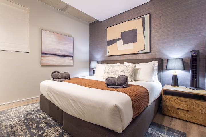 Luxury Urban Oasis in Greenpoint/De Waterkant gallery image 5