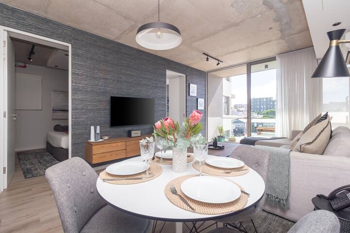 Luxury Urban Oasis in Greenpoint/De Waterkant gallery image 2