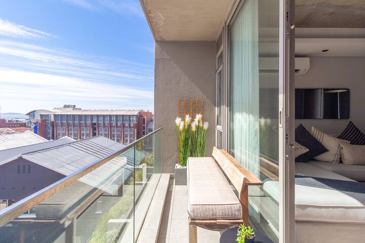 Luxury Urban Oasis in Greenpoint/De Waterkant gallery image 3