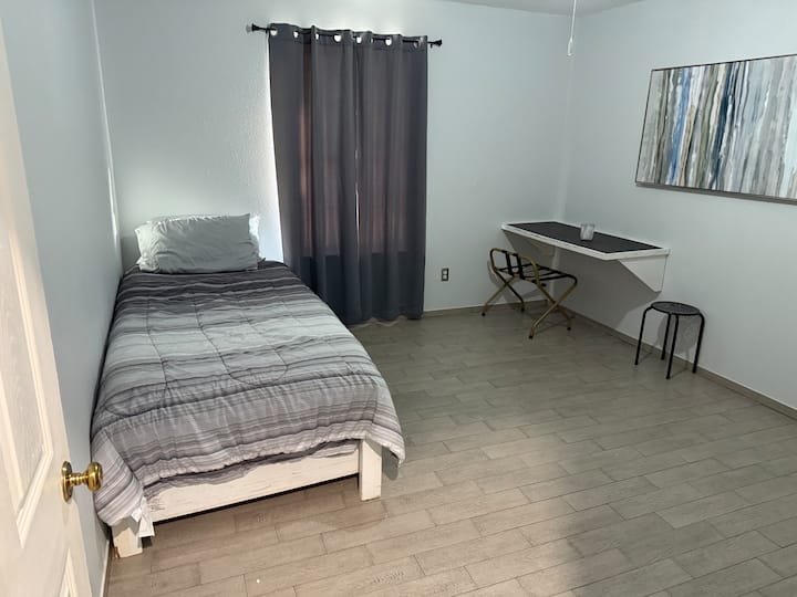 Lit double et gigogne (2 personnes)