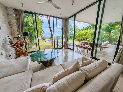 Ocean front 2-bedrooms villa Arjuna