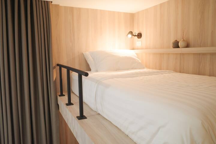 Private 6 min walk BTS ,7-11 Near by,Street food gallery image 5