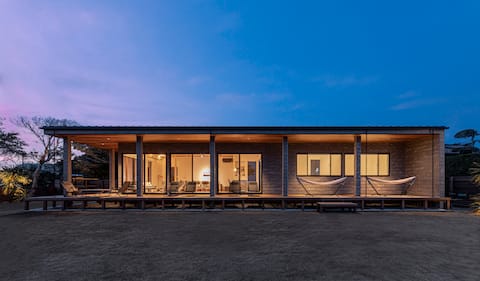 Taito Coastal Retreat, Lux Villa, 26H Stay
