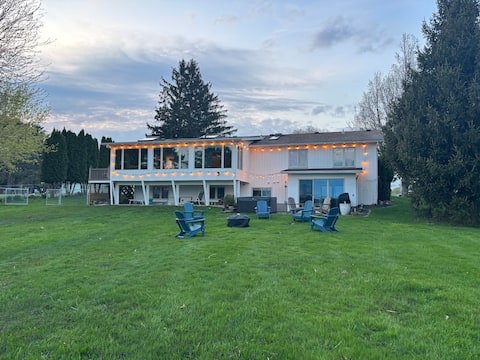 The Pond Oasis | 20 Minutes to Downtown Rochester!