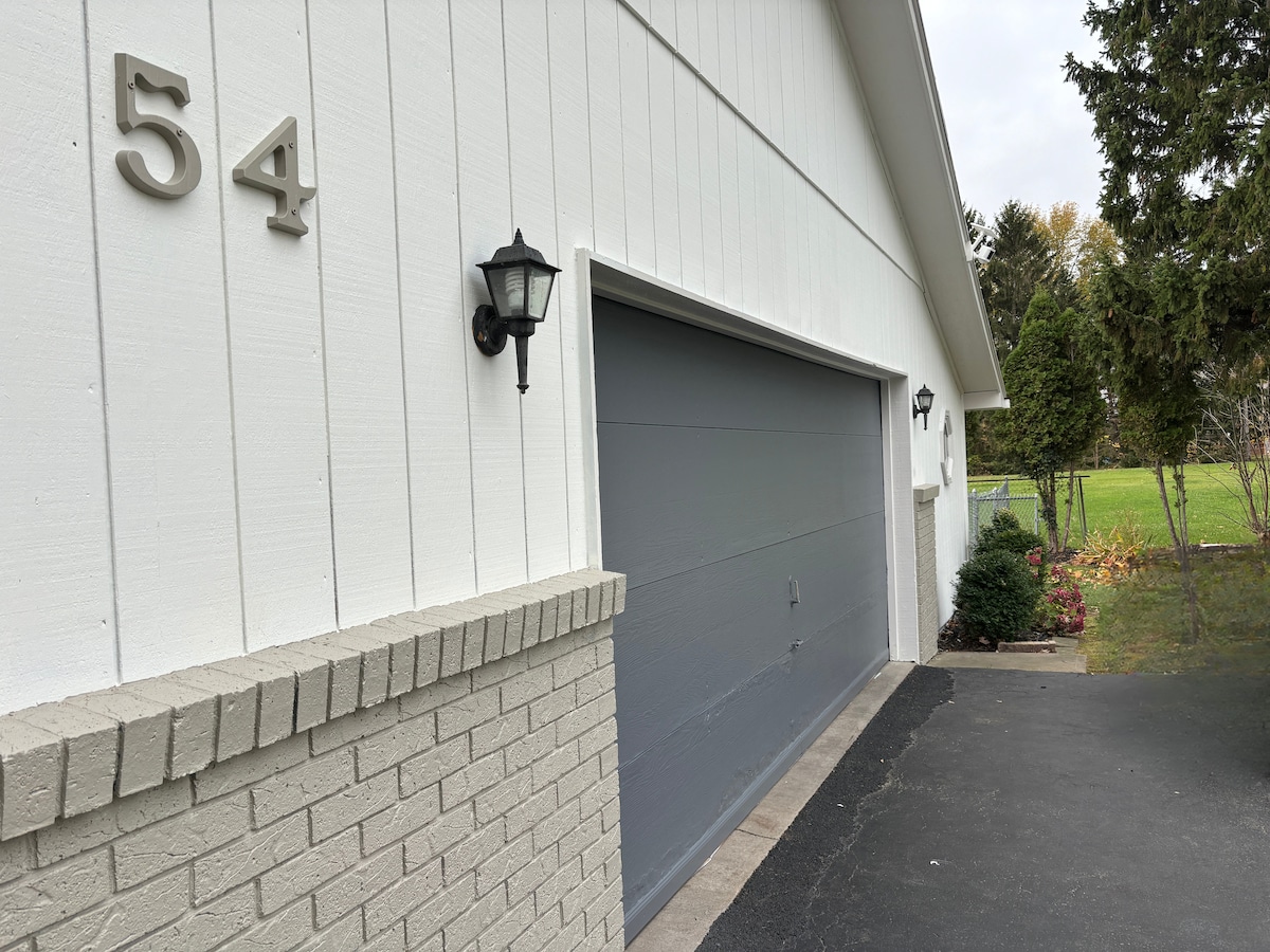 Garage image 1
