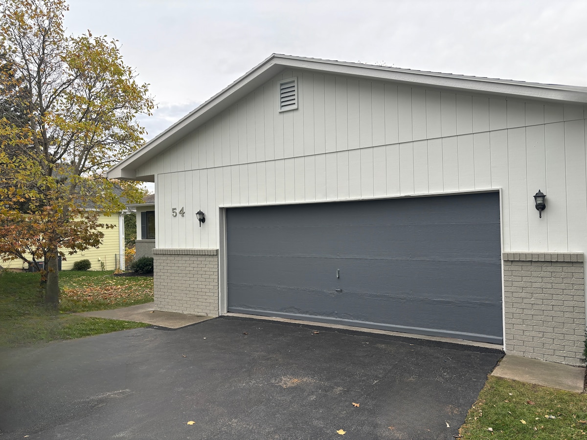 Garage image 2