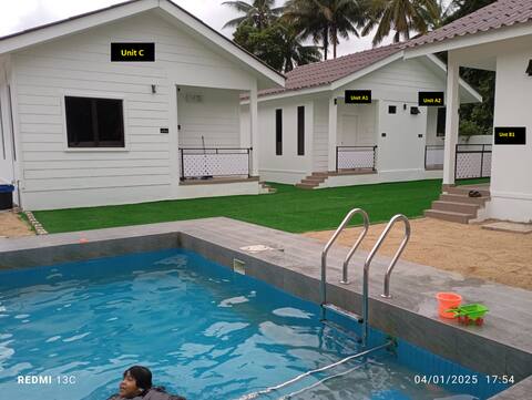 2BR DLX Cottage nr. Beach @ Zulanie's Pool Cottage