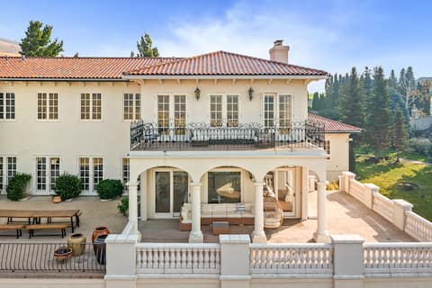 Chateau Wisteria~Fairytale villa near Leavenworth