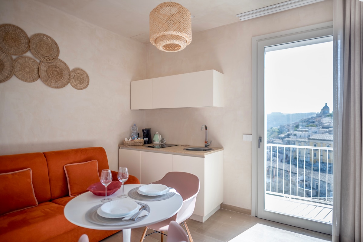 Beliebte Airbnb-Anzeige: Irene's House - Salvia, apartment with a view in Ragusa