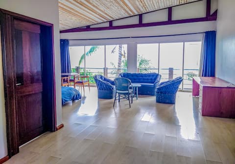 Casa Nice
By the waves