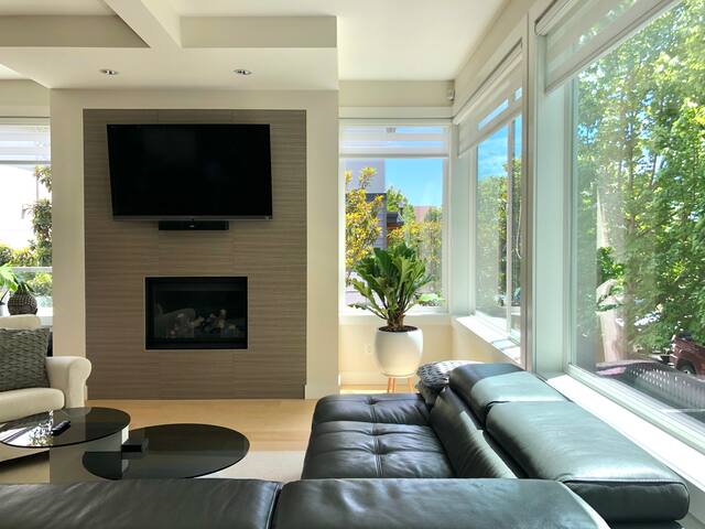 “Sea Breeze” West Coast Ocean View House, Victoria gallery image 4