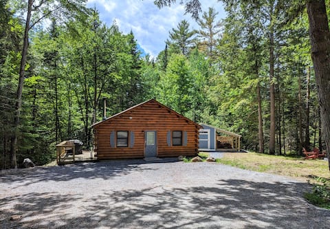 Secluded Cabin Getaway Mountain Lake Community!