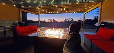 Tree Farm Retreat – 3BR Country Coop Getaway