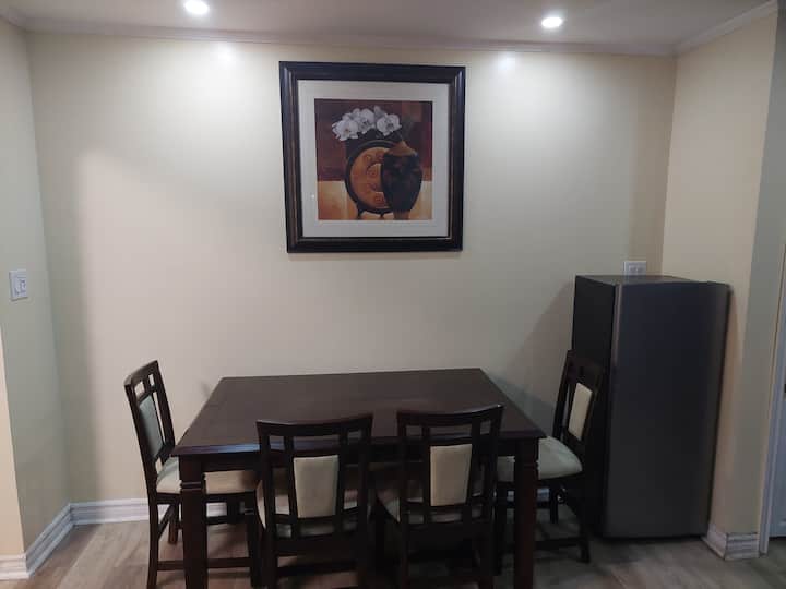 Private Room With Tv - Niagara-on-the-Lake