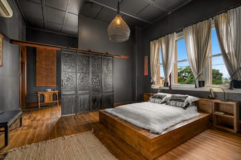 Luxury Historic Apartment
Old Post Office Gympie