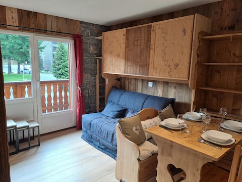 Successful Airbnb property: Apartment in city center fully equipped +garage in Arâches La Frasse