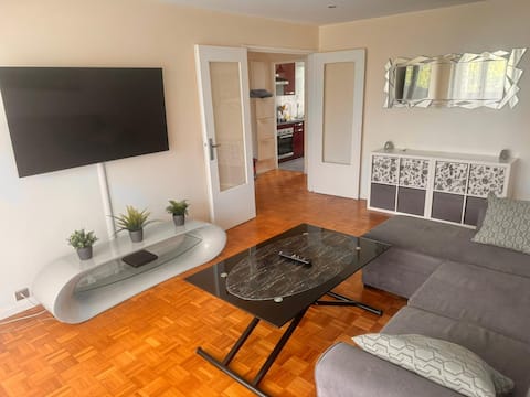 24/7 apartment parking free 3'Athletica