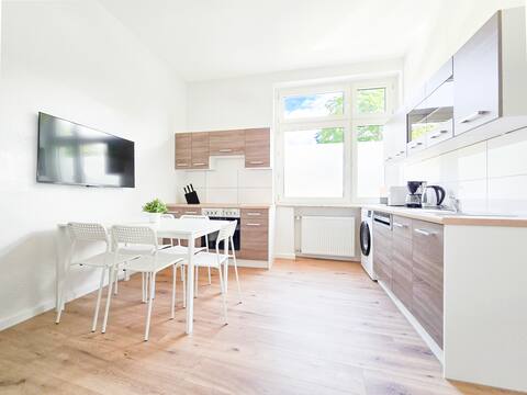 Living room - 3 bedrooms - 25 mins.