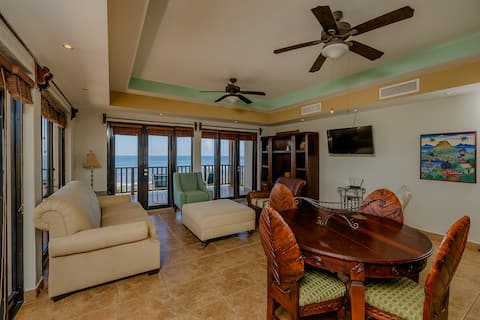 Luxurious Ocean Front Condo - Gran Pacifica