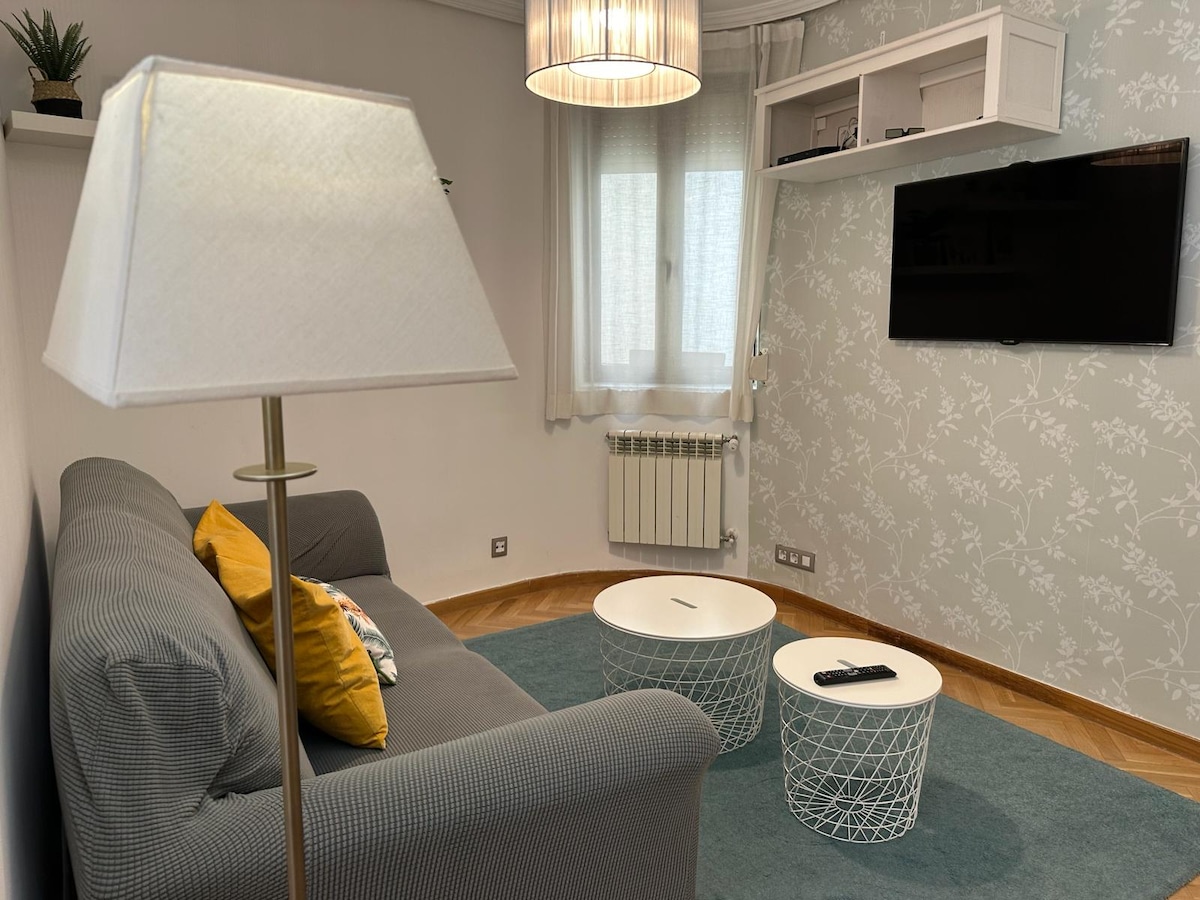 Top performing Airbnb: Apt in front of Retiro Park-Unesco Heritage Site in Retiro