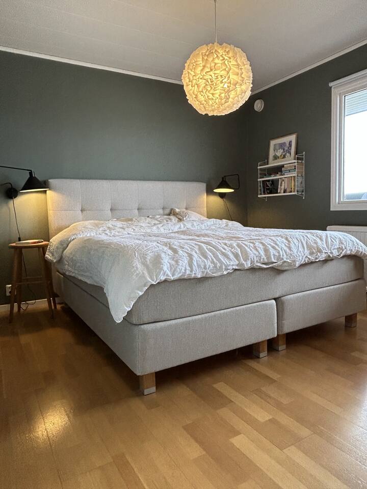 Kitanda cha mara mbili cha 180cm