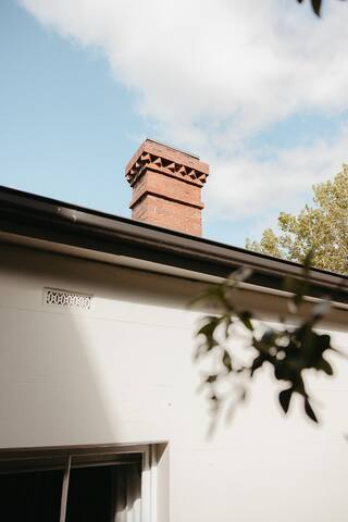 Cottage on Quayle | Romantic & Family Stay Hobart gallery image 5