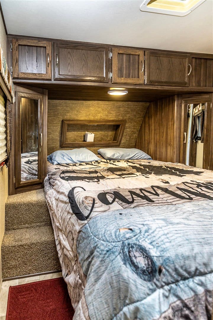 Extra bedding above and under the Bed.
Hangers are available in the closet.