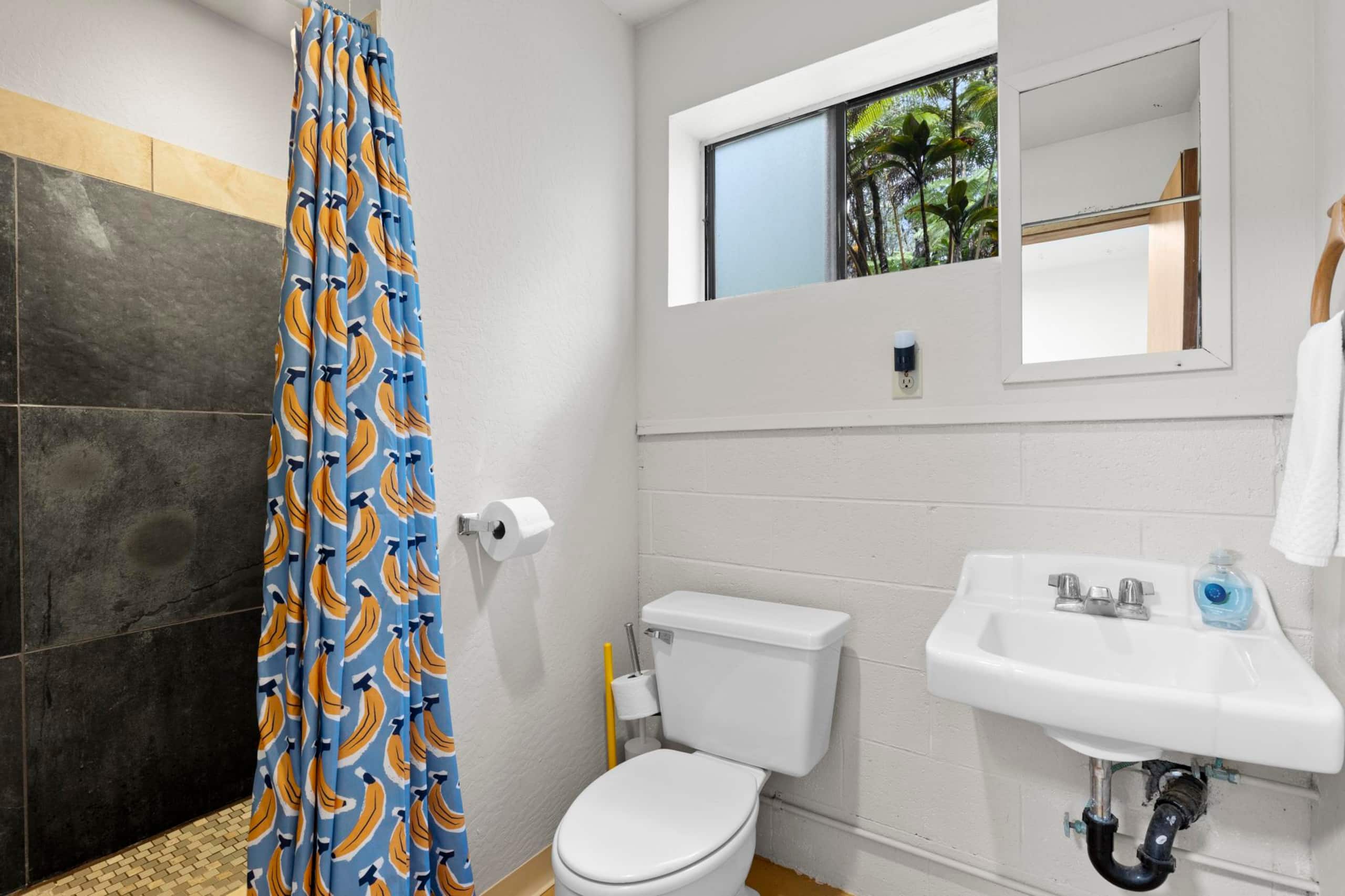 Home in Volcano · ★4.95 · 5 bedrooms · 7 beds · 3 private baths - Image 26