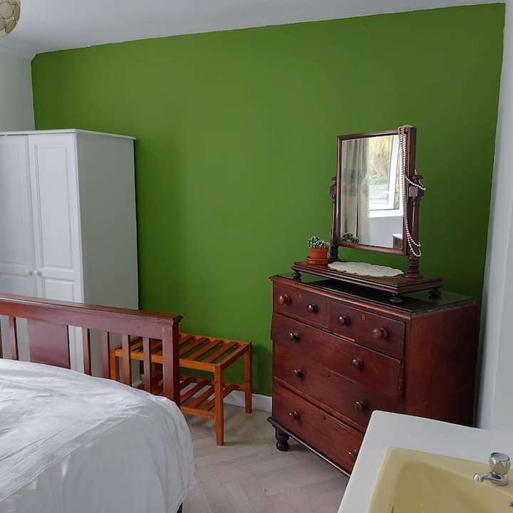 غرفة النوم 2