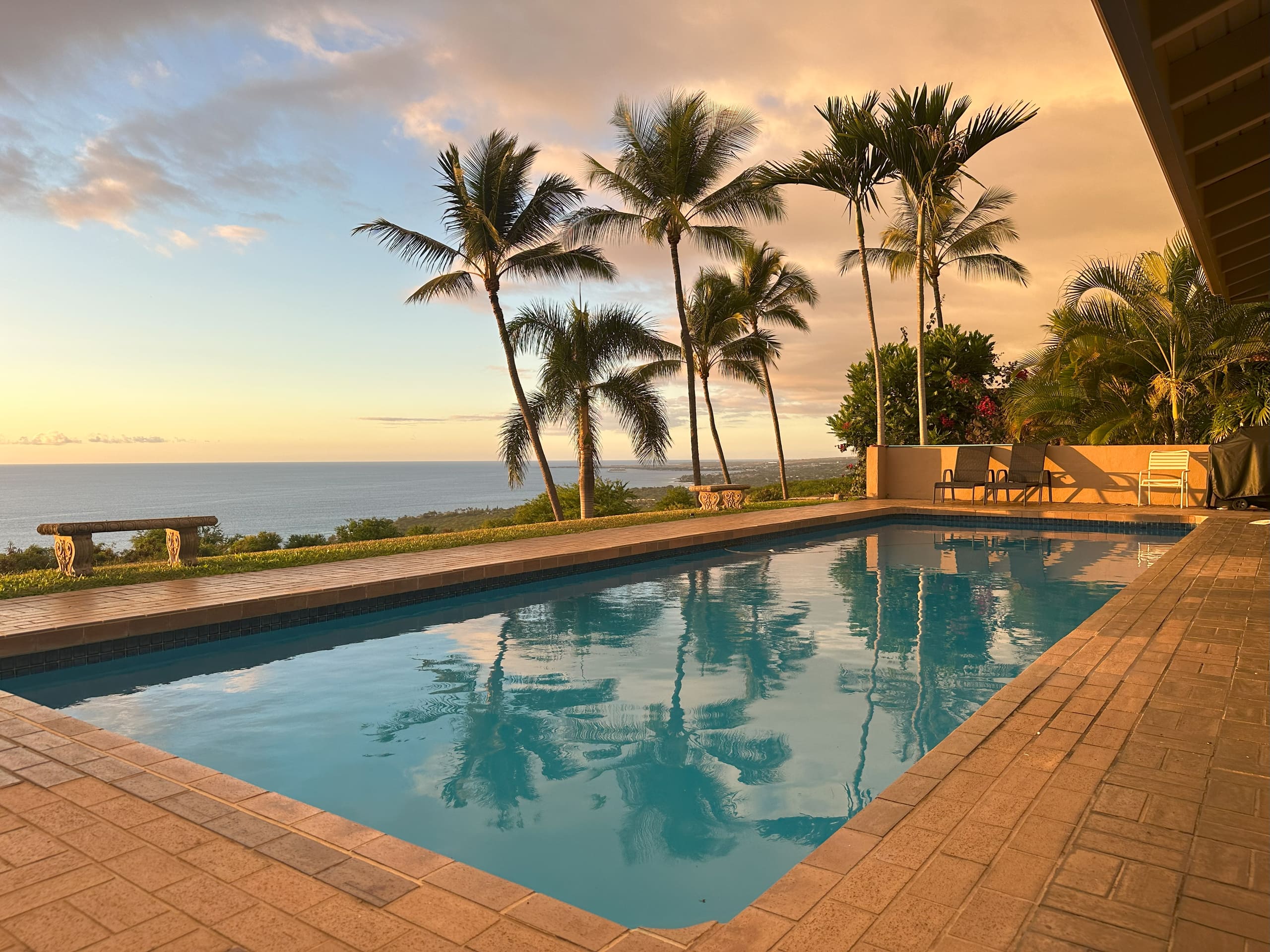 Home in Kailua-Kona · ★4.73 · 3 bedrooms · 3 beds · 2.5 baths - Image 12
