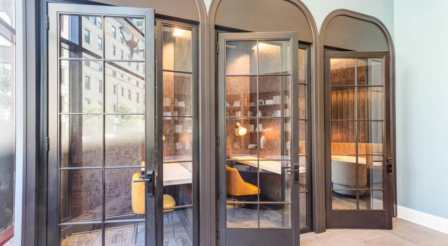 2BR near Riverwalk + downtown access gallery image 5