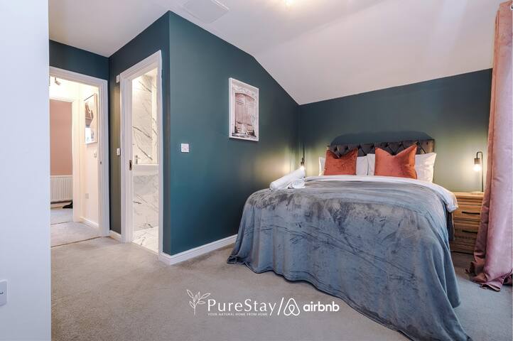 Spacious Contractor House w/ Parking by PureStay gallery image 5