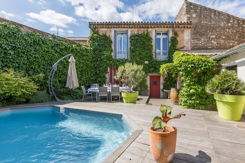 Family House with private garden & swimming pool