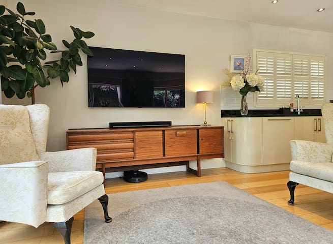 Vida Nova: modern escape with garden, close to sea gallery image 5