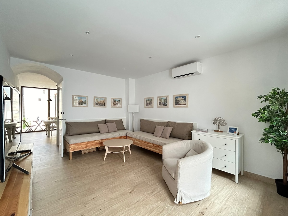 Airbnb performant: CasaBala - House near the beach and downtown Barcelona à Badalona