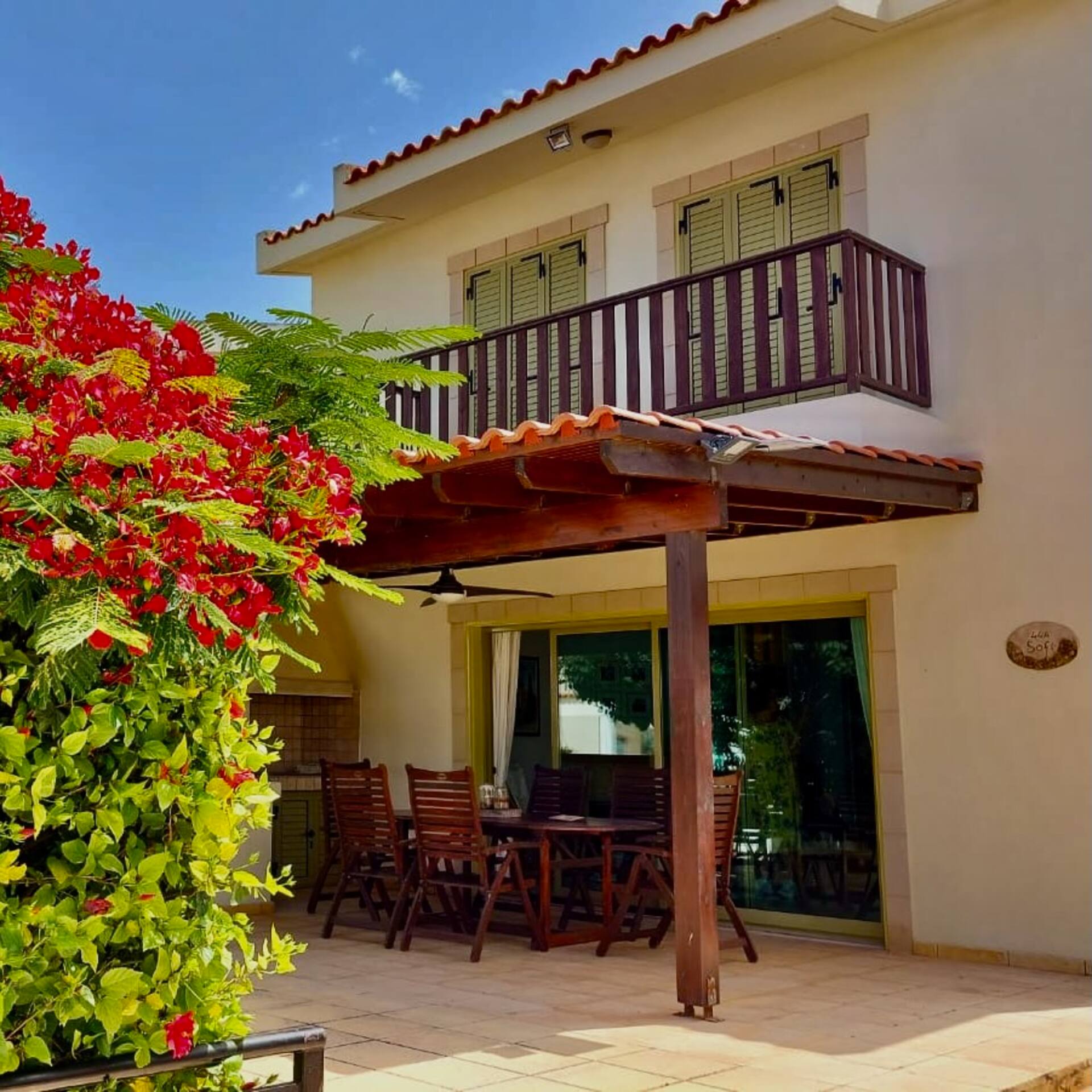 Villa Sofi: Walk to beach. Infant + work friendly