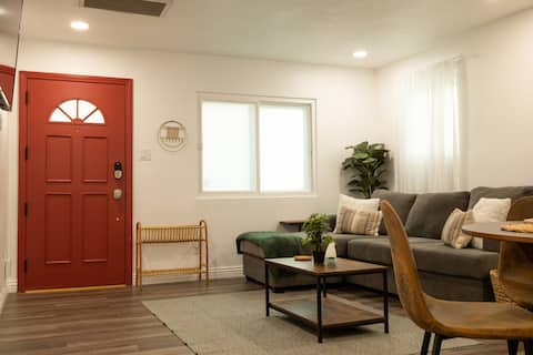 Popular Airbnb listing: SoCal SoFi Home in Inglewood