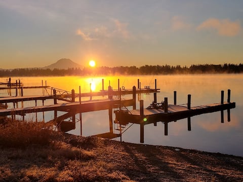 LakeFront-Dock-Hot Tub-Game Room-A/C-Fire Pit 4