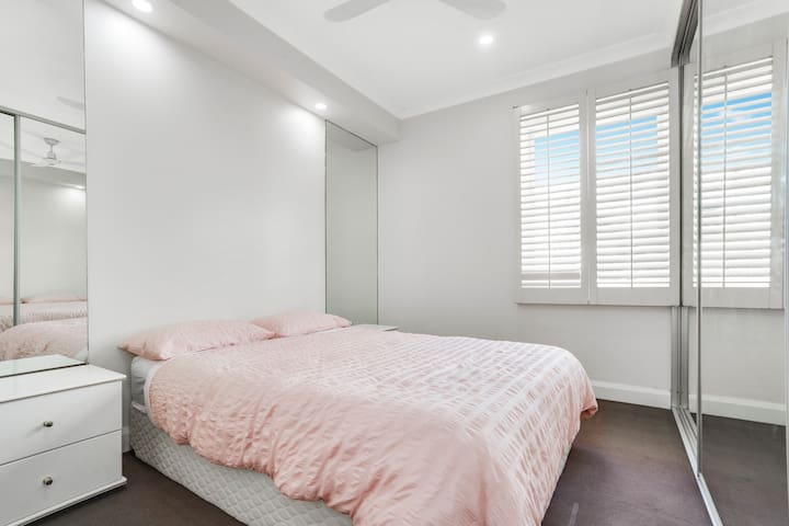 Phenomenal Harbour bridge and opera house views! gallery image 2