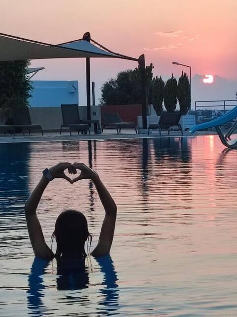 2 bedroom apartment by the sea