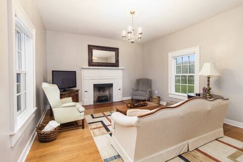 King Full Kitchen Backyard W/D 20min to Lake Anna