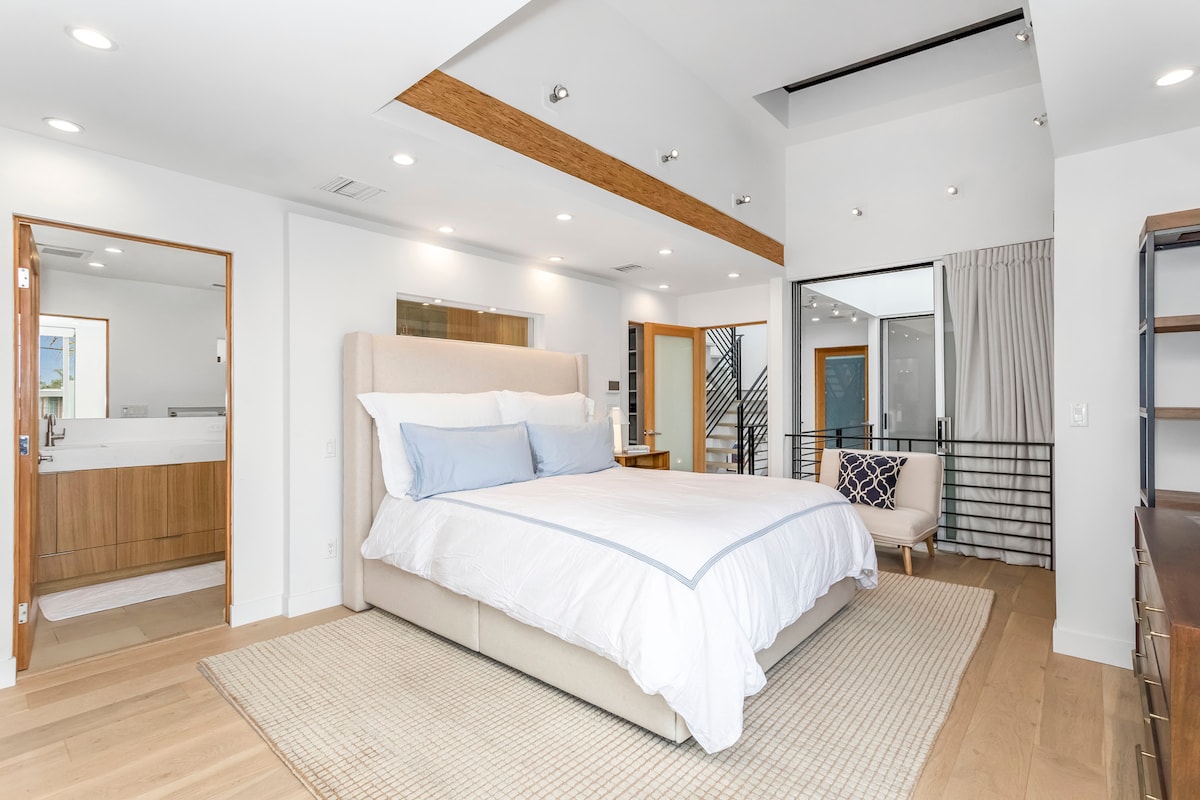 غرفة النوم رقم 1 في الوحدة أ 