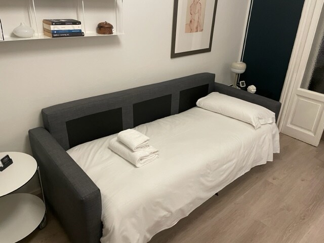 Единечен кауч на спуштање - единечен кауч на спуштање